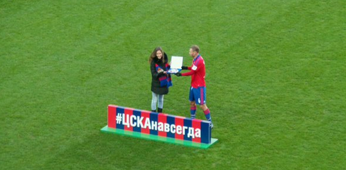 Алексей Березуцкий получил приз лучшему игроку ЦСКА в октябре