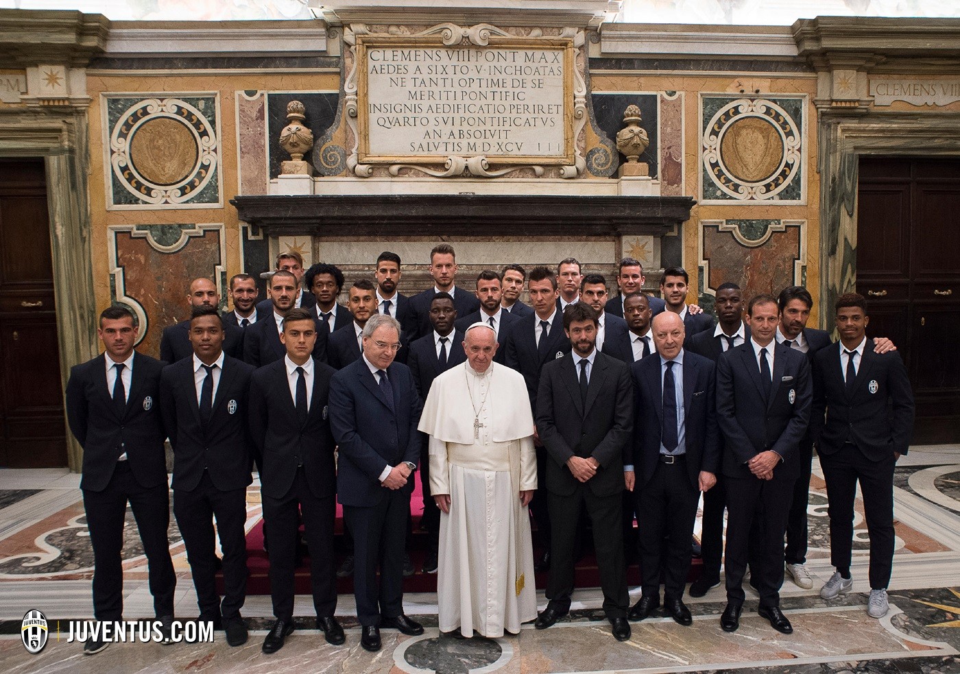 Папа Римский встретился с игроками «Милана» и «Ювентуса»