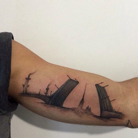 Данни сделал татуировку в честь Санкт-Петербурга