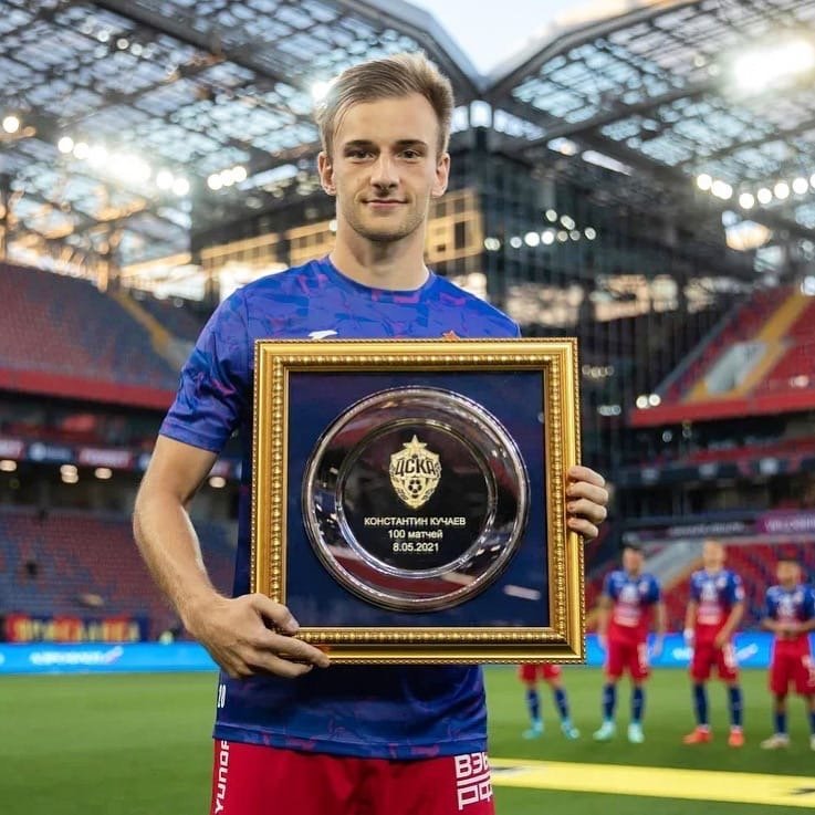 Кучаев получил памятную награду в честь ста матчей за ЦСКА