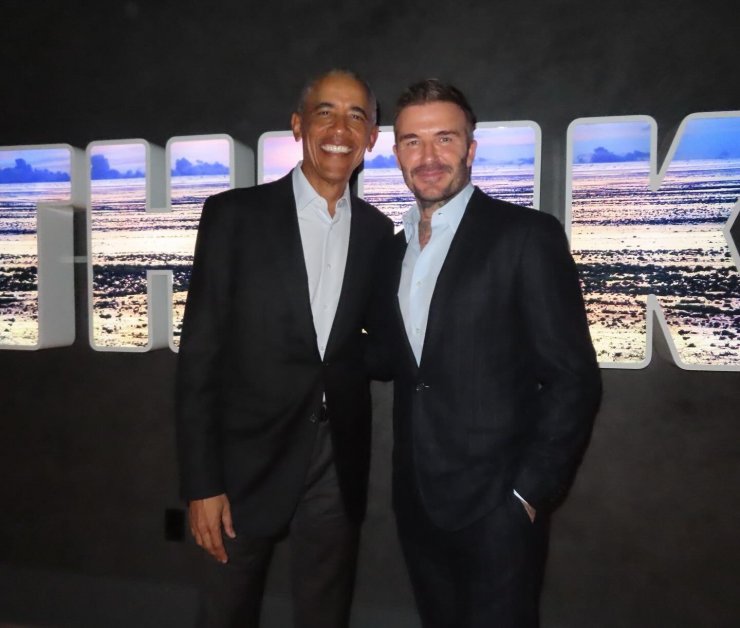 Стильная фотосессия Куртуа и встреча Бекхэма с Обамой. Лучшее из соцсетей
