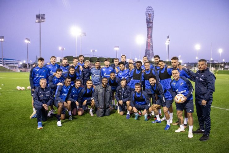 Малком встретился с игроками «Зенита» на сборах в Катаре