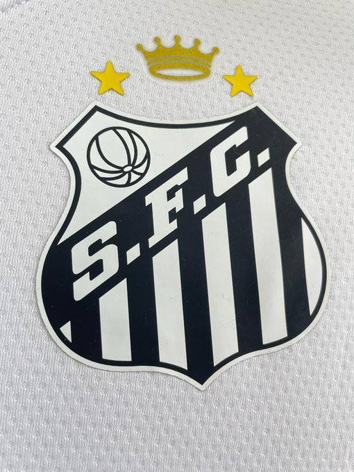 santos_1_0.jpeg?itok=QwKyfx4J