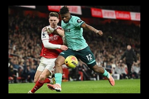 «Арсенал» обыграл «Вулверхэмптон» за счет двух автоголов