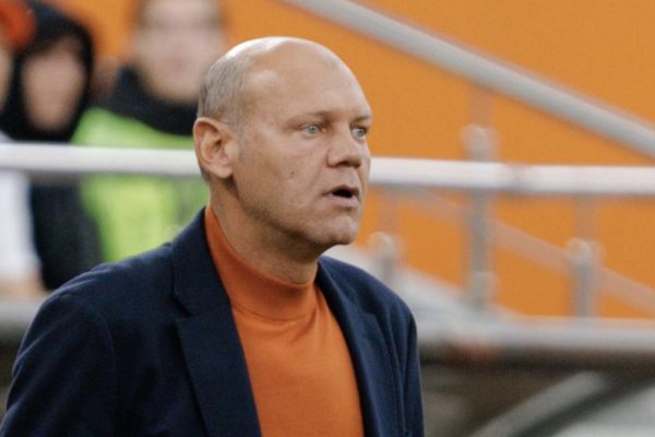 Ромащенко покинул пост главного тренера футбольного клуба «Урал»